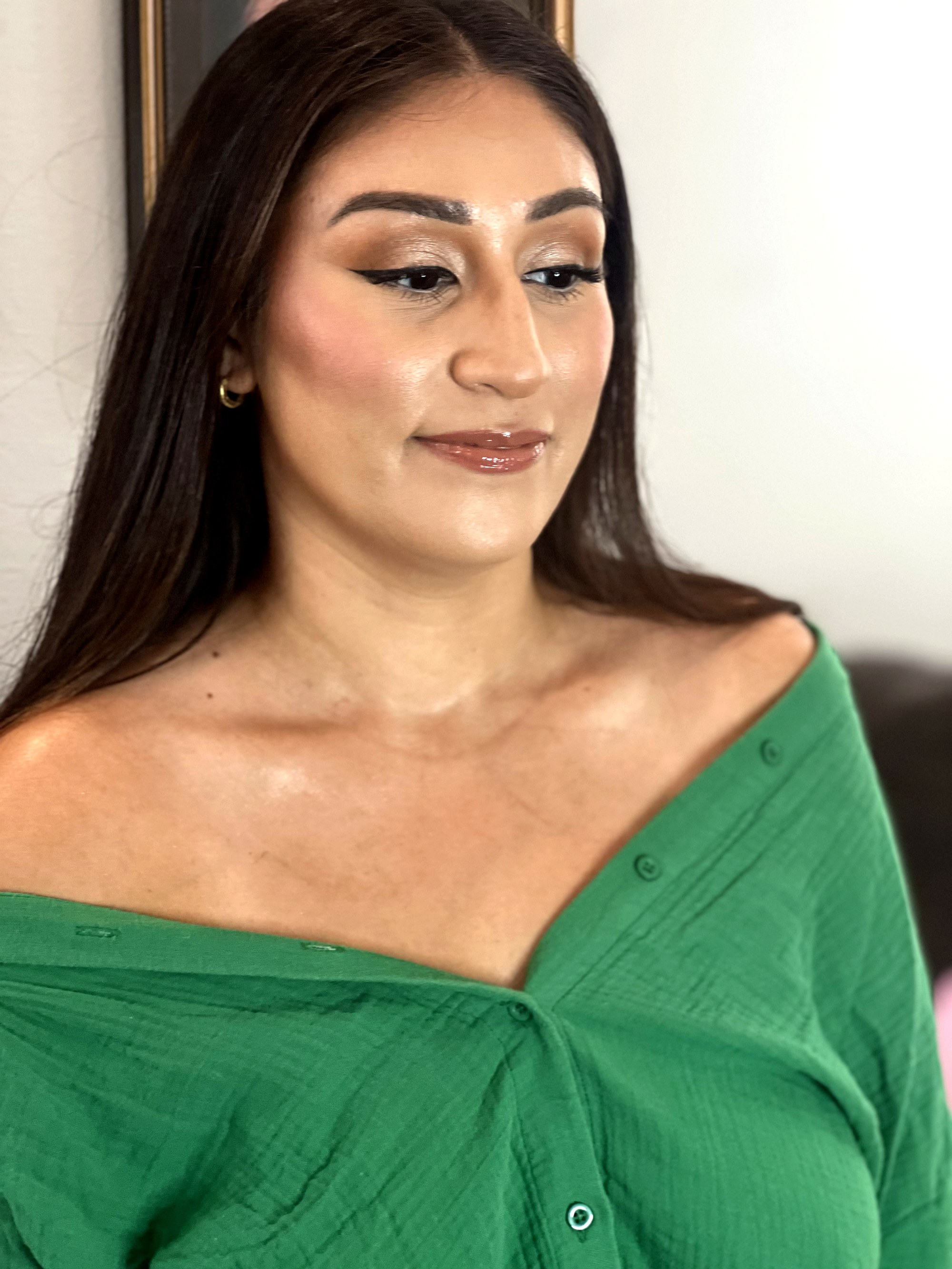 Bold cat eye — dramatic liner, sculpted brows, and camera-ready finish